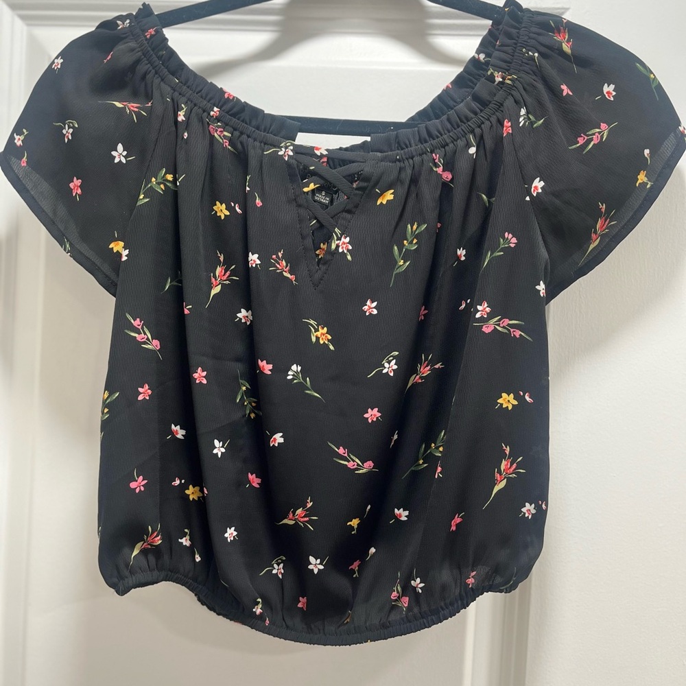 NWOT Papermoon Black Floral Off-Shoulder Crop Top
